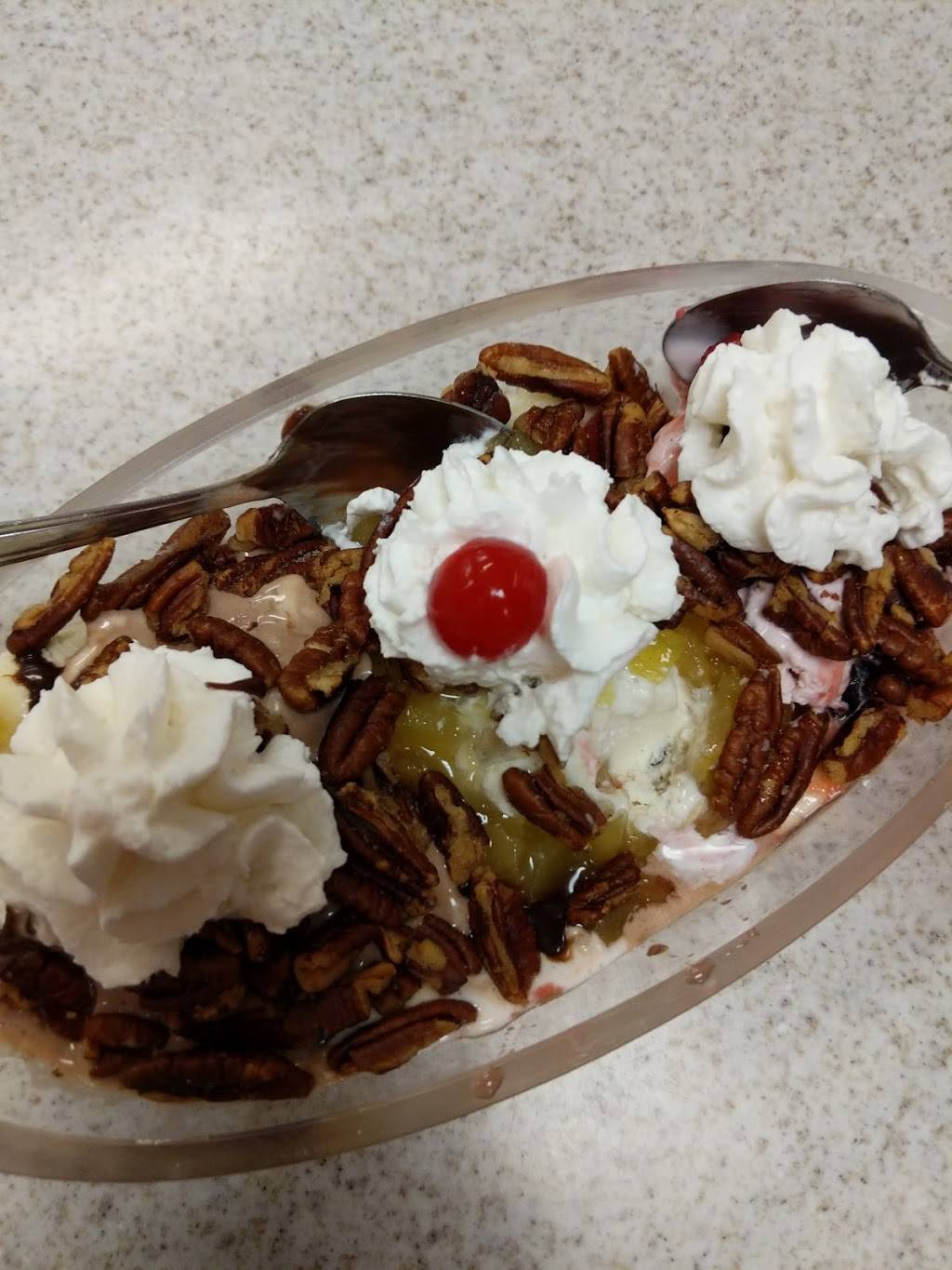 Oberweis Ice Cream and Dairy Store | restaurant | 400 S Randall Rd Unit A, Elgin, IL 60123, USA | 8476975970 OR +1 847-697-5970