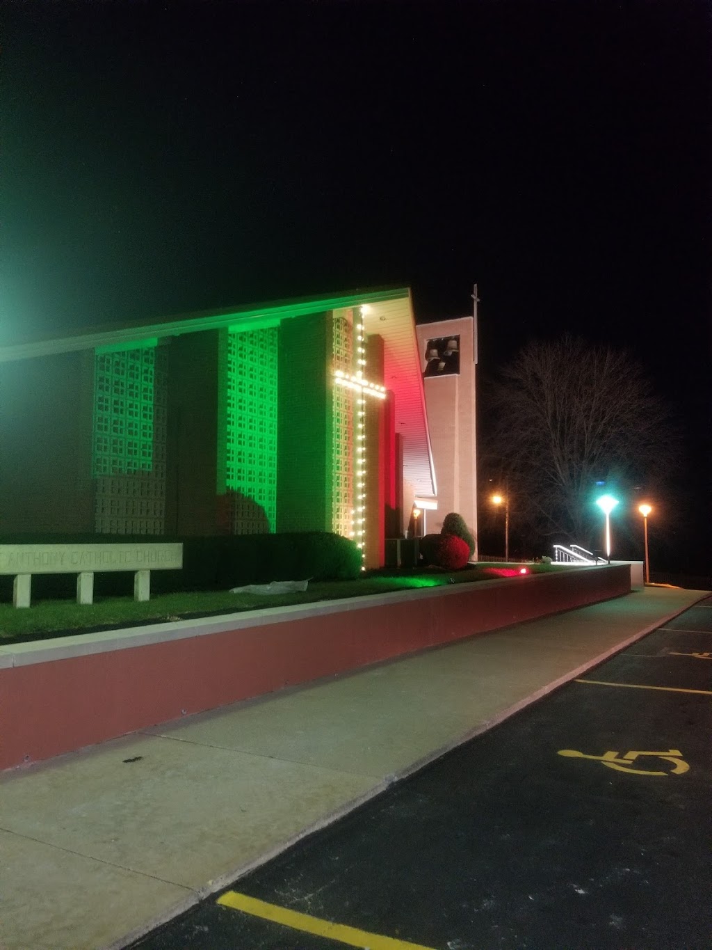 St Anthony Church | restaurant | 1155 Turin St, Youngstown, OH 44510, USA | 3307469577 OR +1 330-746-9577