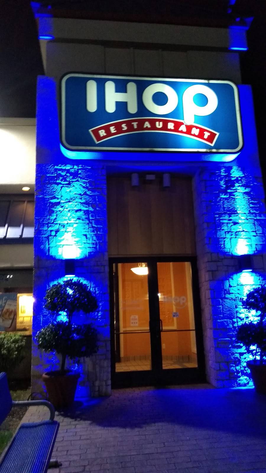 IHOP | restaurant | 2625 Old Denton Rd, Carrollton, TX 75007, USA | 9723231700 OR +1 972-323-1700