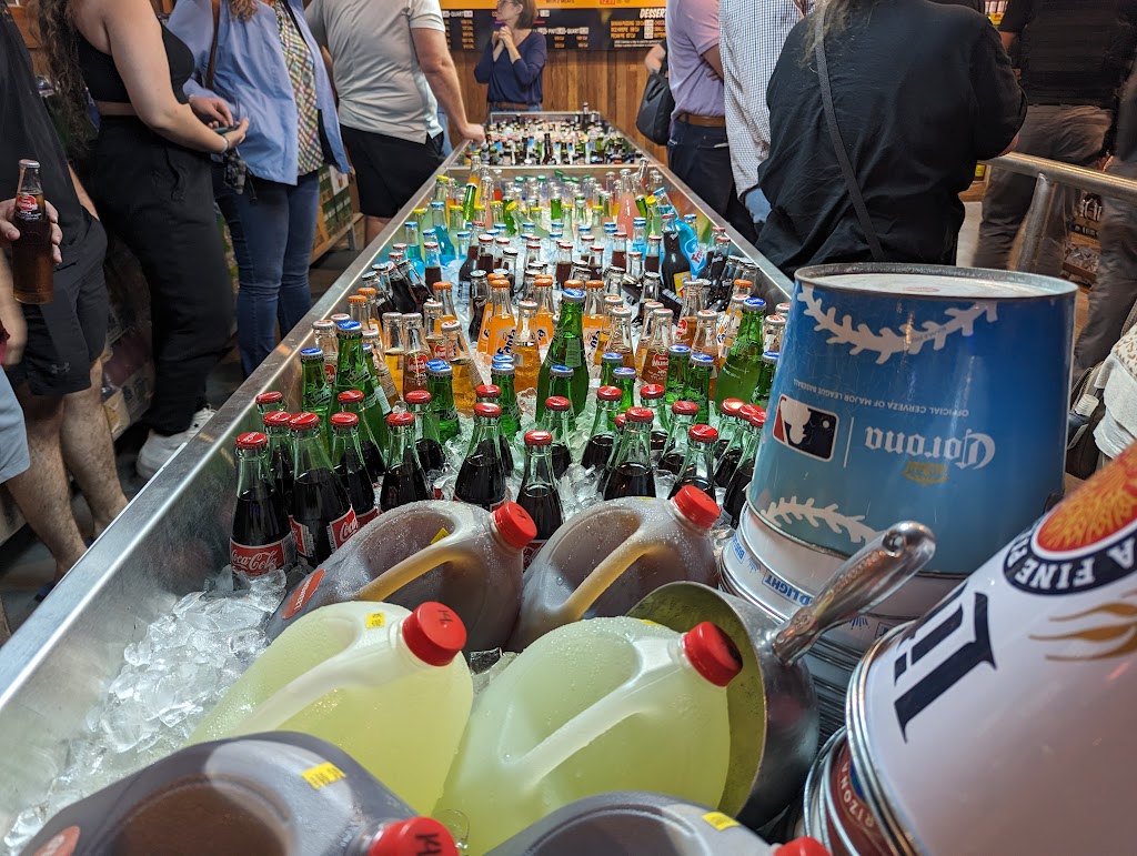 Rudys "Country Store" and Bar-B-Q | restaurant | 15257 N Northsight Blvd, Scottsdale, AZ 85260, USA | 6026135105 OR +1 602-613-5105