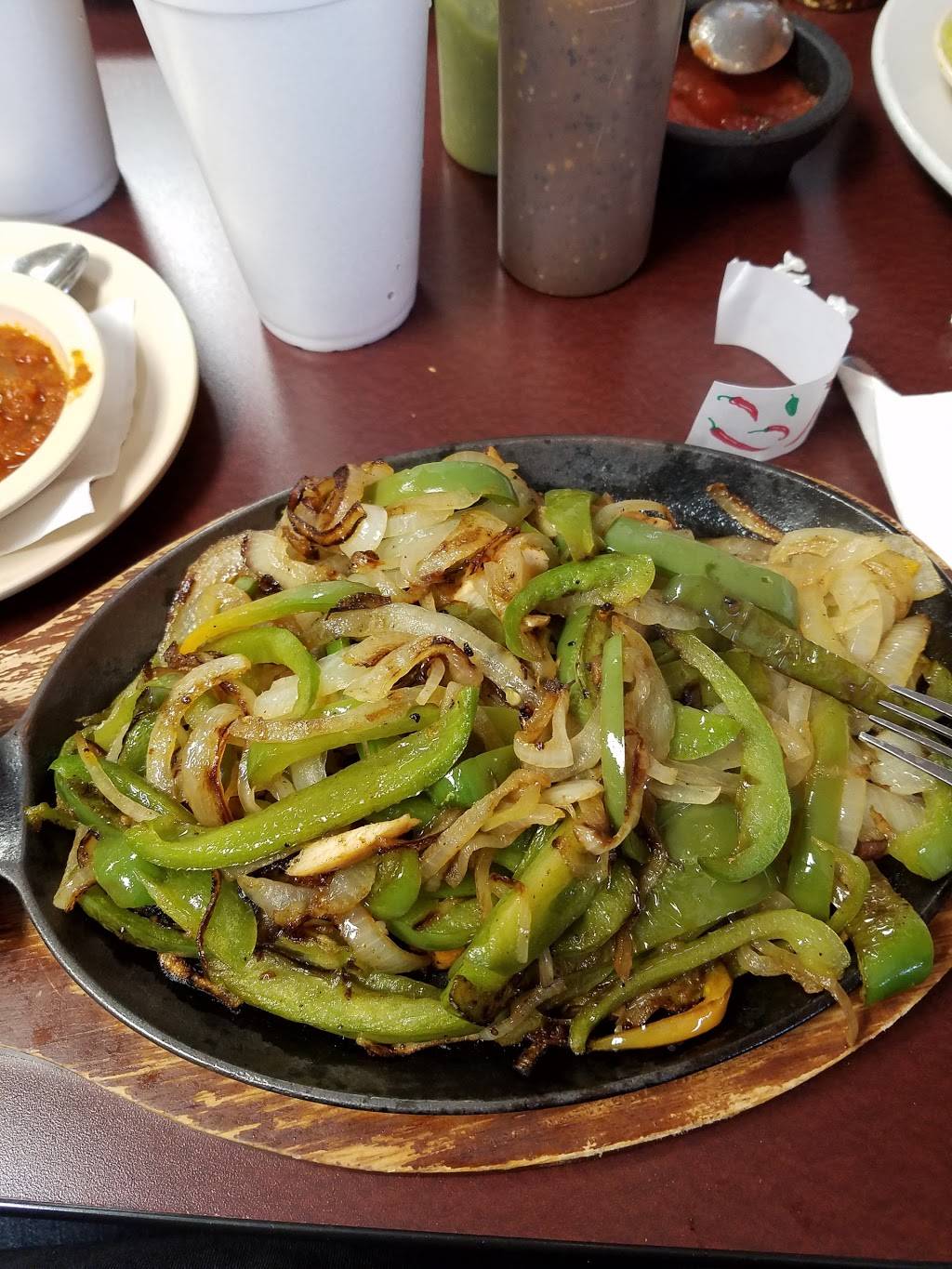 Los Burritos Tapatios | restaurant | 109 W Boughton Rd, Bolingbrook, IL 60440, USA | 6307547771 OR +1 630-754-7771