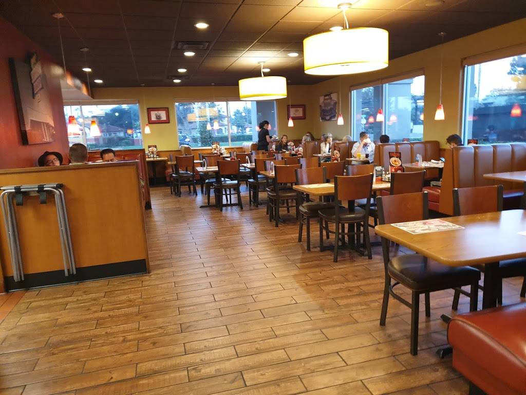 Dennys | restaurant | 200 S Akers St, Visalia, CA 93291, USA | 5596363160 OR +1 559-636-3160