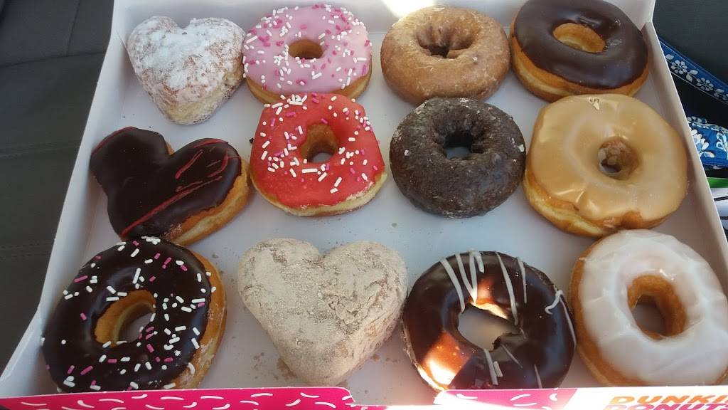 Dunkin | bakery | 415 N Nappanee St, Elkhart, IN 46514, USA | 5745844400 OR +1 574-584-4400