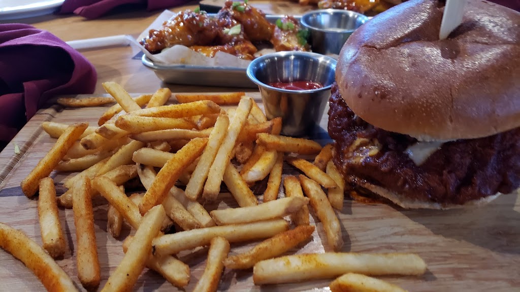 Twin Peaks Auburn Hills | restaurant | 2443 N Squirrel Rd, Auburn Hills, MI 48326, USA | 9478862577 OR +1 947-886-2577