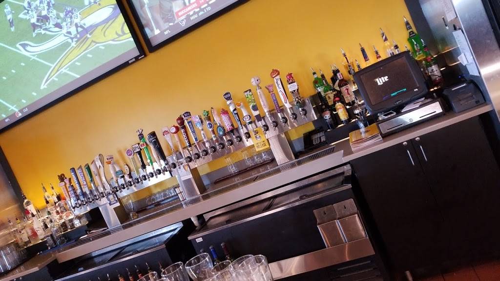 Buffalo Wild Wings | meal takeaway | 310 Indian Lake Blvd, Hendersonville, TN 37075, USA | 6158242199 OR +1 615-824-2199