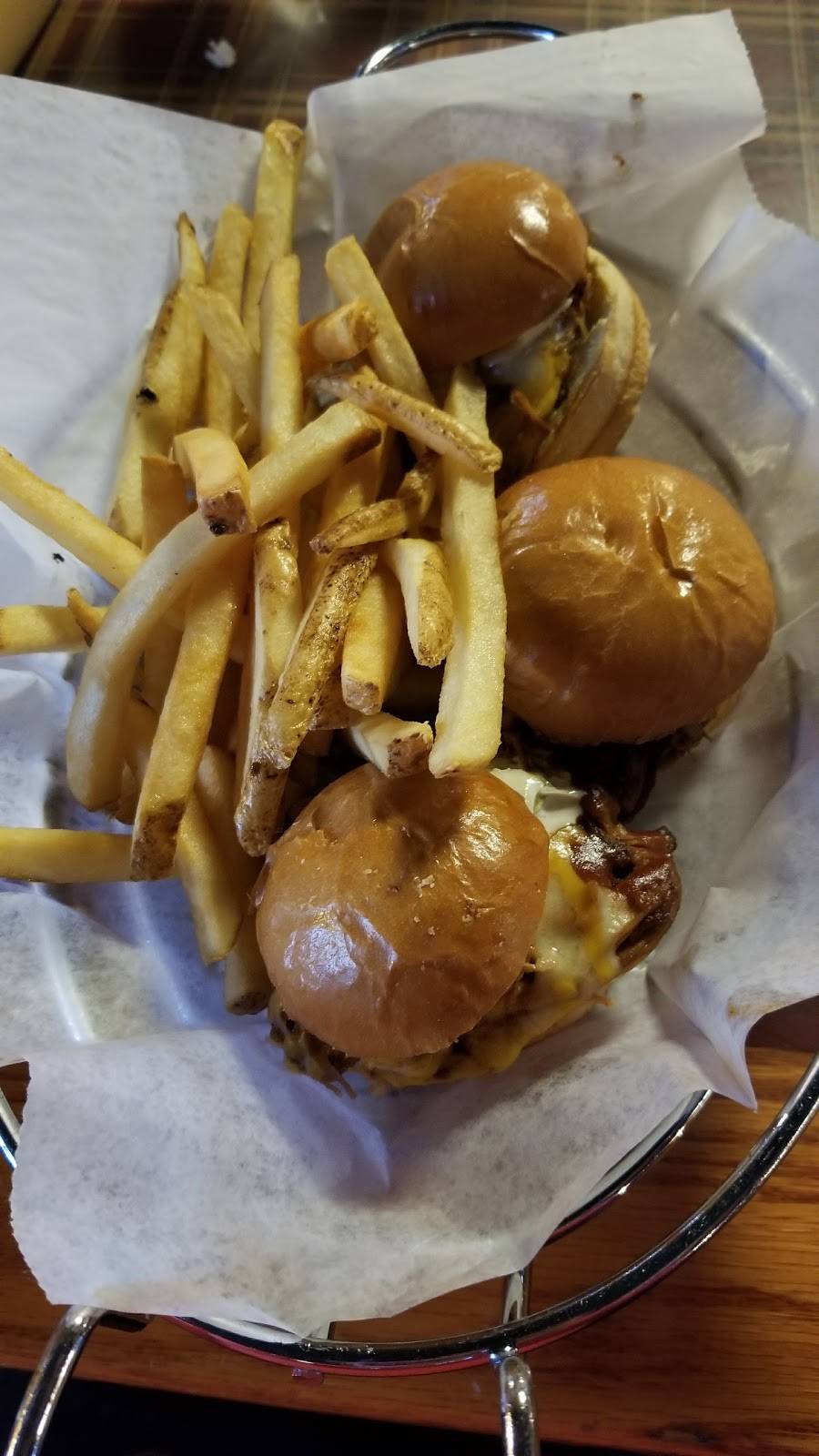 The Hill | restaurant | 415 E Main St, Ephrata, PA 17522, USA | 7177336331 OR +1 717-733-6331