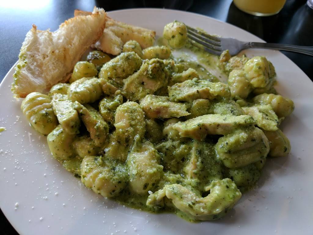 Alfredos | restaurant | 229 Brighton Ave, Allston, MA 02134, USA | 6175628222 OR +1 617-562-8222