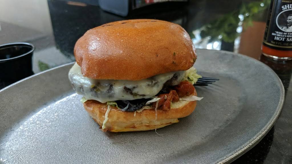 Shula Burger FTLD Airport | restaurant | FLL Terminal 1, Gate C, Fort Lauderdale, FL 33315, USA | 9543595054 OR +1 954-359-5054