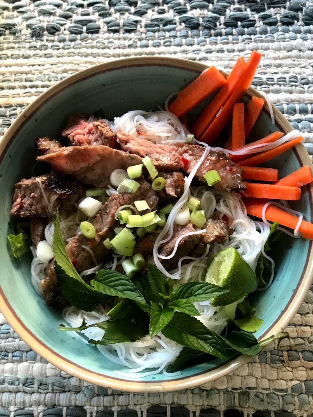 The Cockatoo Portuguese Restaurant | restaurant | 24 Carters Ln, Stonington, ME 04681, USA | 2073482300 OR +1 207-348-2300