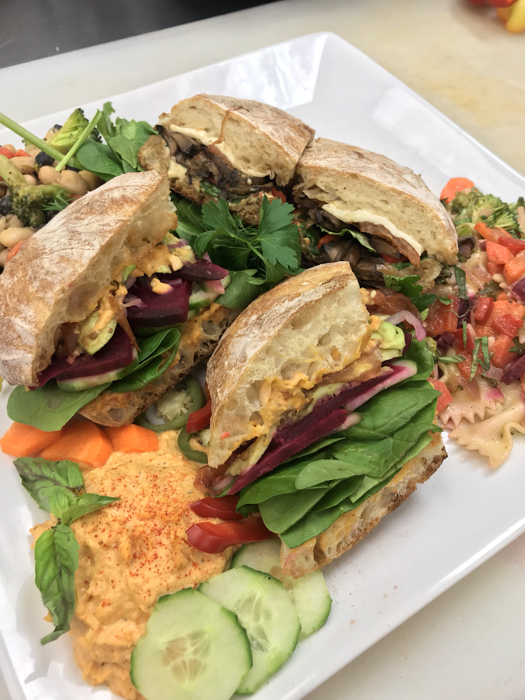 A Common Table | restaurant | 3496 N High St, Columbus, OH 43214, USA | 6148241887 OR +1 614-824-1887