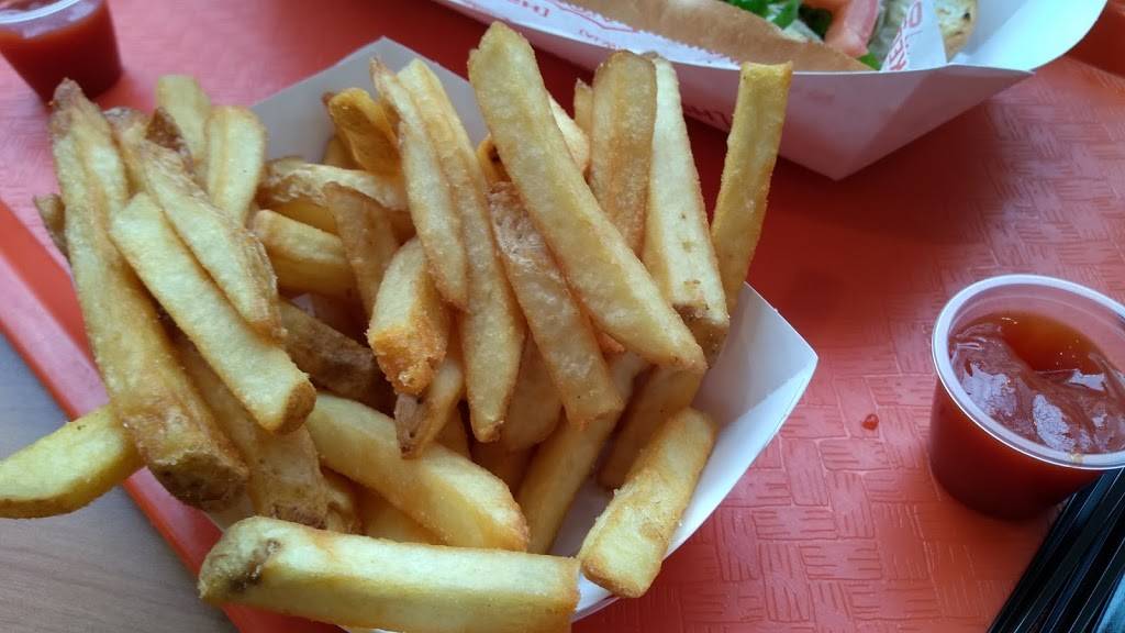 Charleys Philly Steaks | restaurant | 364 Maine Mall Rd Ste F-107, South Portland, ME 04106, USA | 2077711500 OR +1 207-771-1500