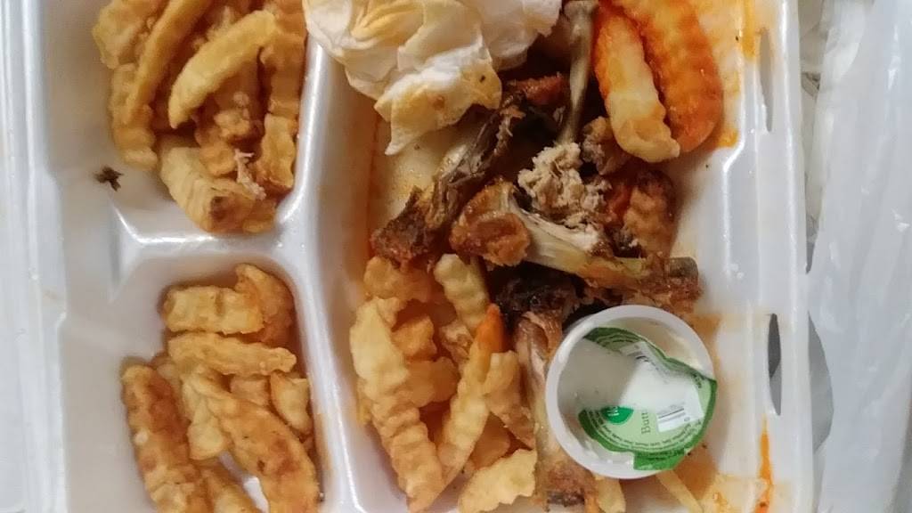 Wow wings -South Blvd | restaurant | 2445 E South Blvd, Montgomery, AL 36116, USA | 3343560695 OR +1 334-356-0695