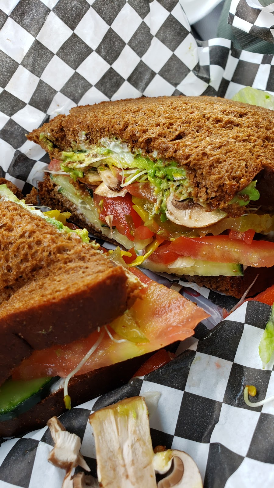 Christis Cravings | restaurant | 109 N Maple St # F, Corona, CA 92880, USA | 9512700909 OR +1 951-270-0909