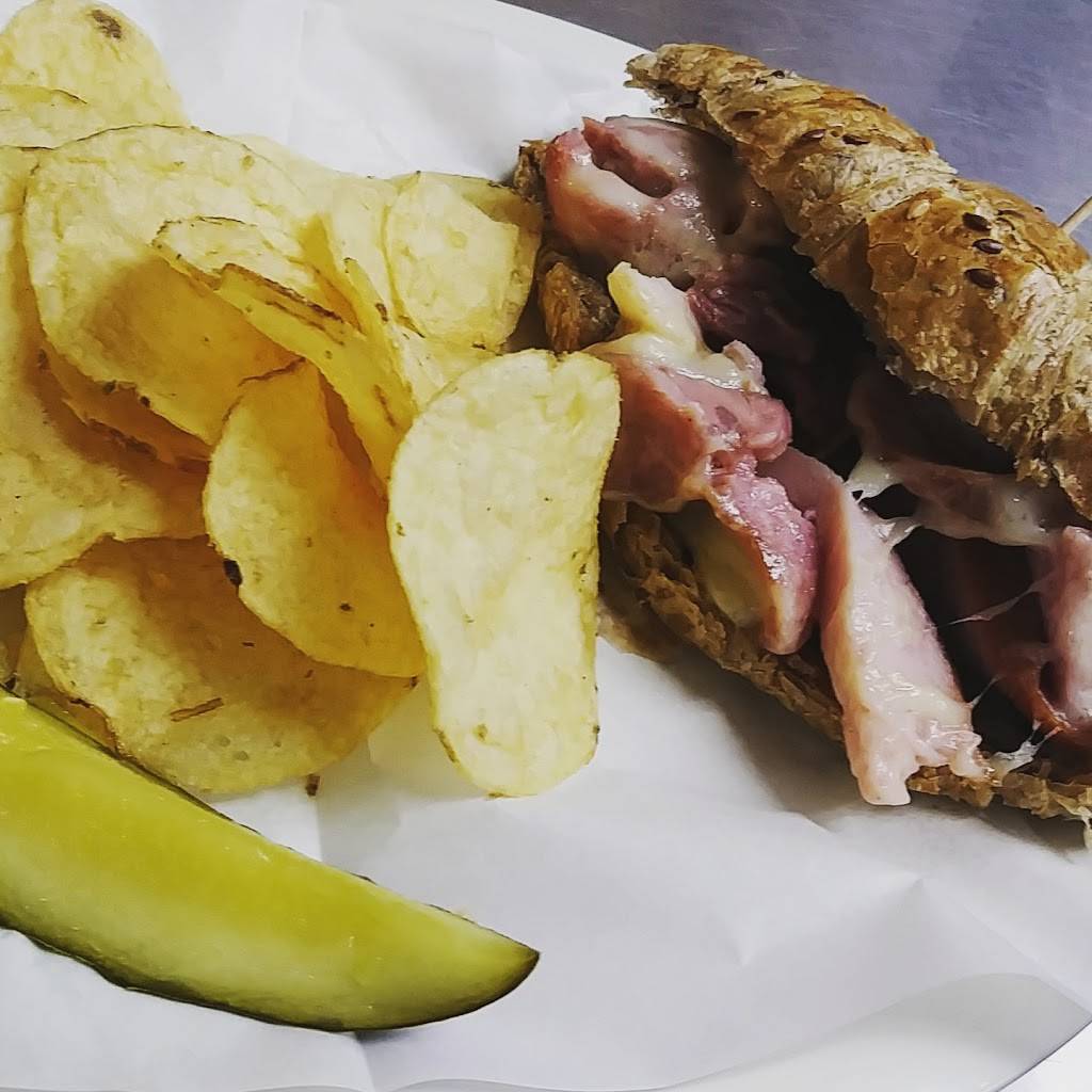 Bodega | meal takeaway | 11 W High St, Oxford, OH 45056, USA | 5135231338 OR +1 513-523-1338