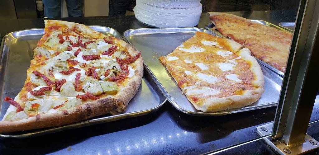 Ginos Pizza of Great Neck | restaurant | 2357, 60 Middle Neck Rd, Great Neck, NY 11021, USA | 5164871122 OR +1 516-487-1122