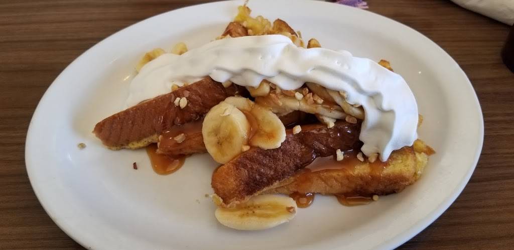 The Double Yolk Cafe | restaurant | 117 E Van Buren St, Woodstock, IL 60098, USA | 8153380180 OR +1 815-338-0180