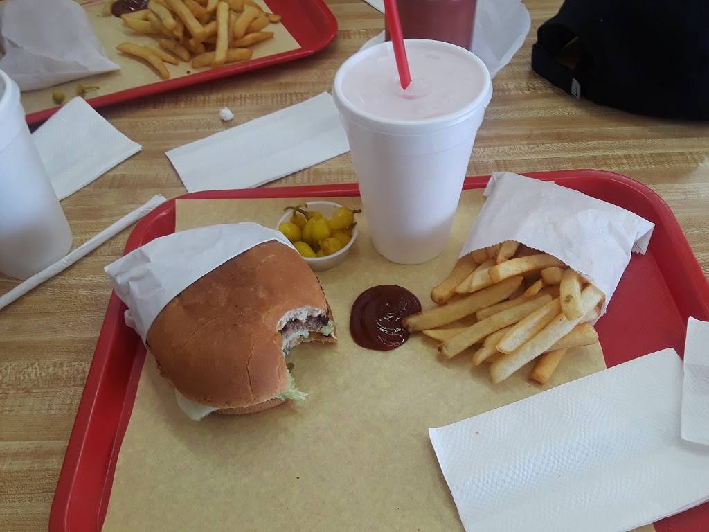 Toms Jr Famous Chili Burgers | restaurant | 9756 Glenoaks Blvd, Sun Valley, CA 91352, USA | 8187678288 OR +1 818-767-8288