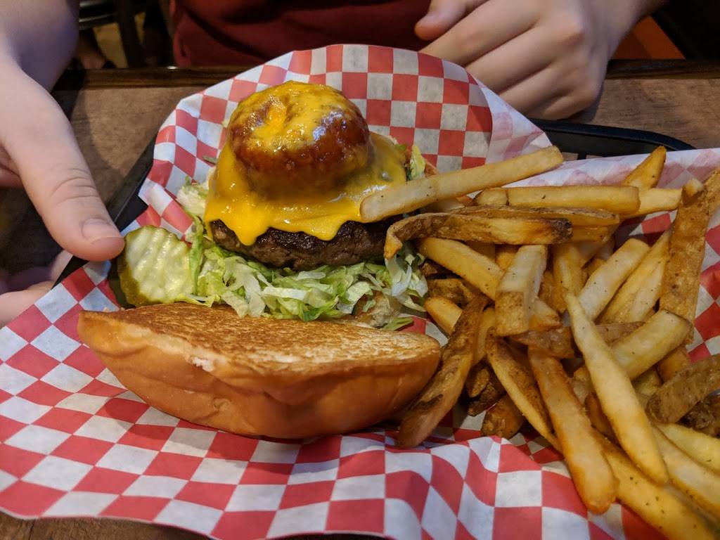 Chandlers Burger Bistro | restaurant | 10533 Harrison Ave, Harrison, OH 45030, USA | 5132020439 OR +1 513-202-0439