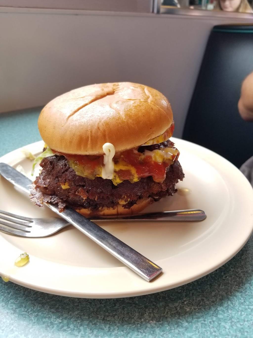 Schoops Hamburgers | restaurant | 3501 Lake City Hwy, Warsaw, IN 46580, USA | 5742689500 OR +1 574-268-9500