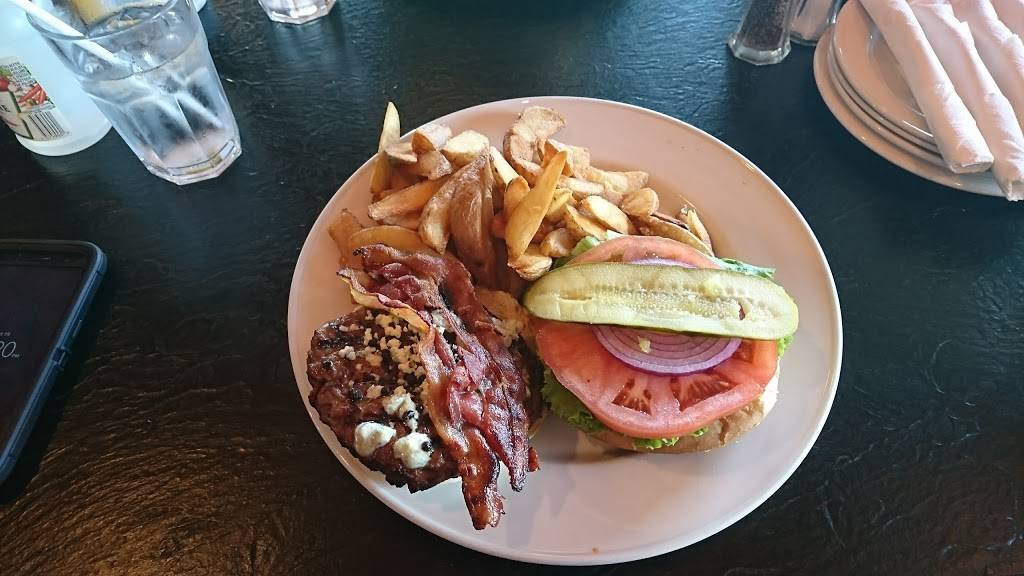 Fox & Fiddle | restaurant | 1285 Finch Ave W, North York, ON M3J 2G5, Canada | 4166331286 OR +1 416-633-1286