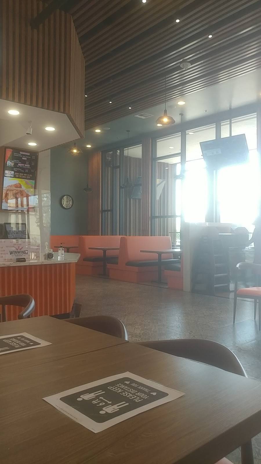 Win wings | restaurant | 2098 N Montclair Plaza Ln, Montclair, CA 91763, USA | 9097417115 OR +1 909-741-7115