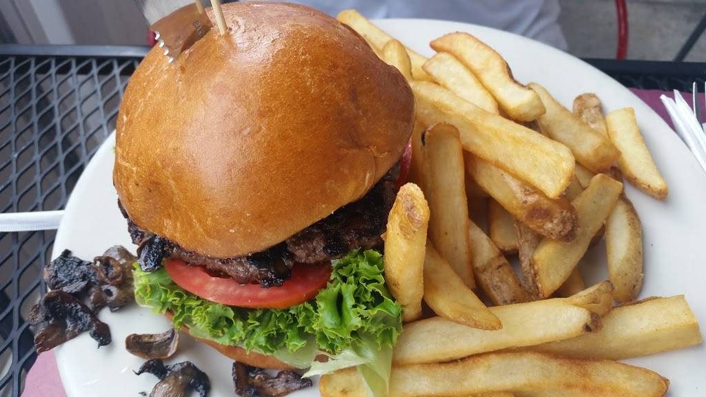 Duesenbergs American Cafe and Grill | restaurant | 10 Mellor Ave, Catonsville, MD 21228, USA | 4107477333 OR +1 410-747-7333