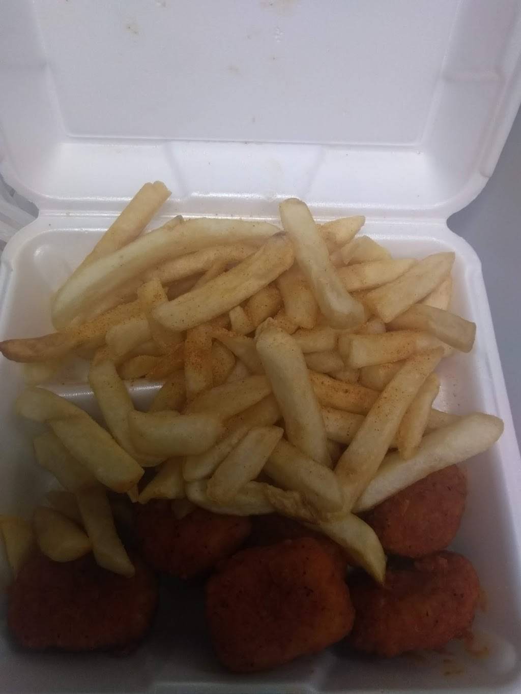 J Burger n Wings | restaurant | 1910 E Apple Ave suite e, Muskegon, MI 49442, USA | 2317476975 OR +1 231-747-6975