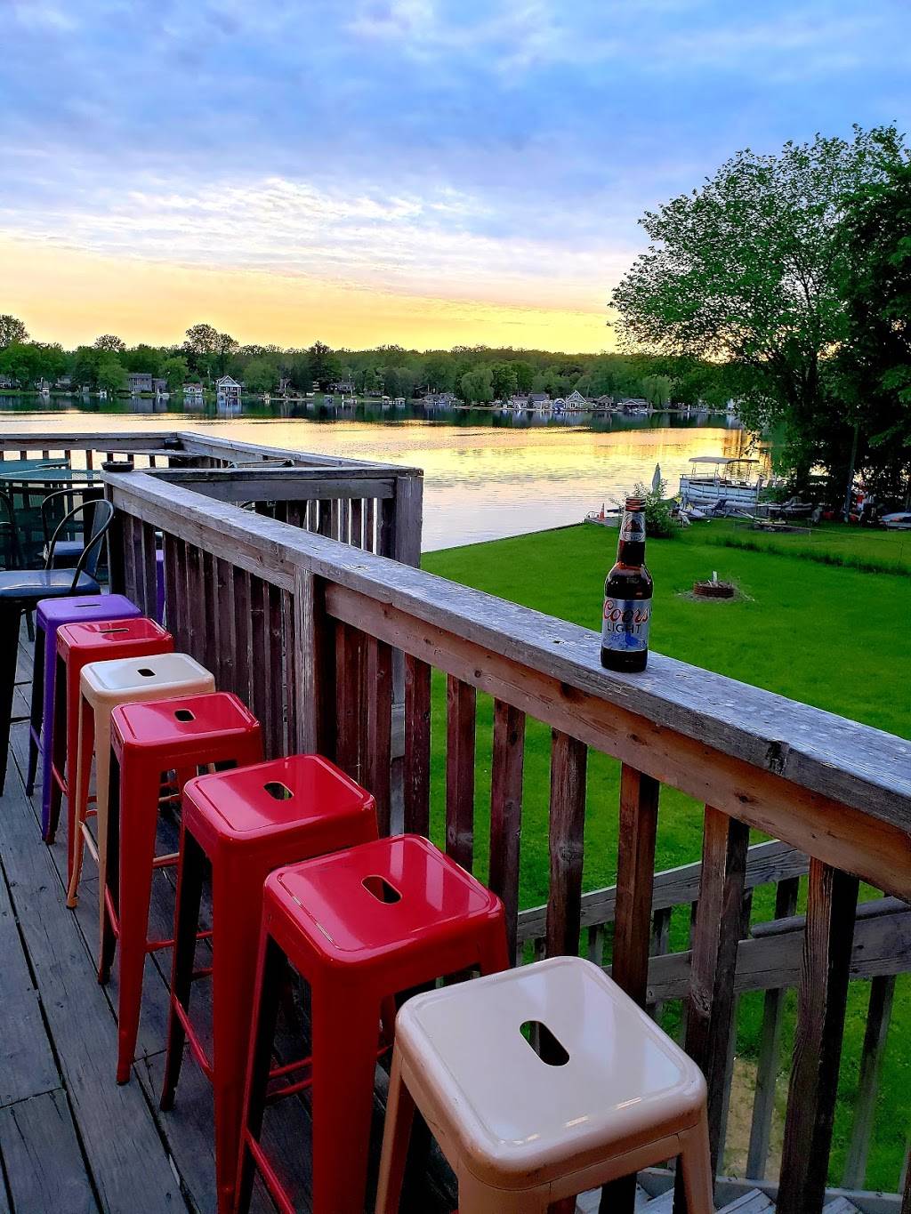 Boat Bar | restaurant | 2000 S Ortonville Rd, Ortonville, MI 48462, USA | 2486274419 OR +1 248-627-4419