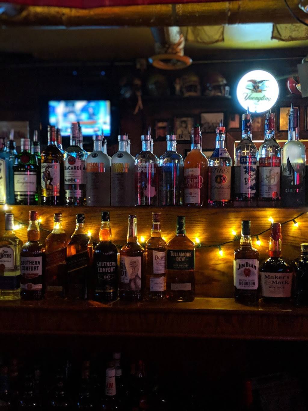 Mr. Cs Bar & Grill | restaurant | 1983 Howell Mill Rd NW, Atlanta, GA 30318, USA | 4046050888 OR +1 404-605-0888