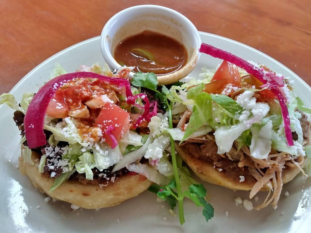 La Cocinita | restaurant | 2031 Spur St, New Braunfels, TX 78130, USA | 8302140004 OR +1 830-214-0004