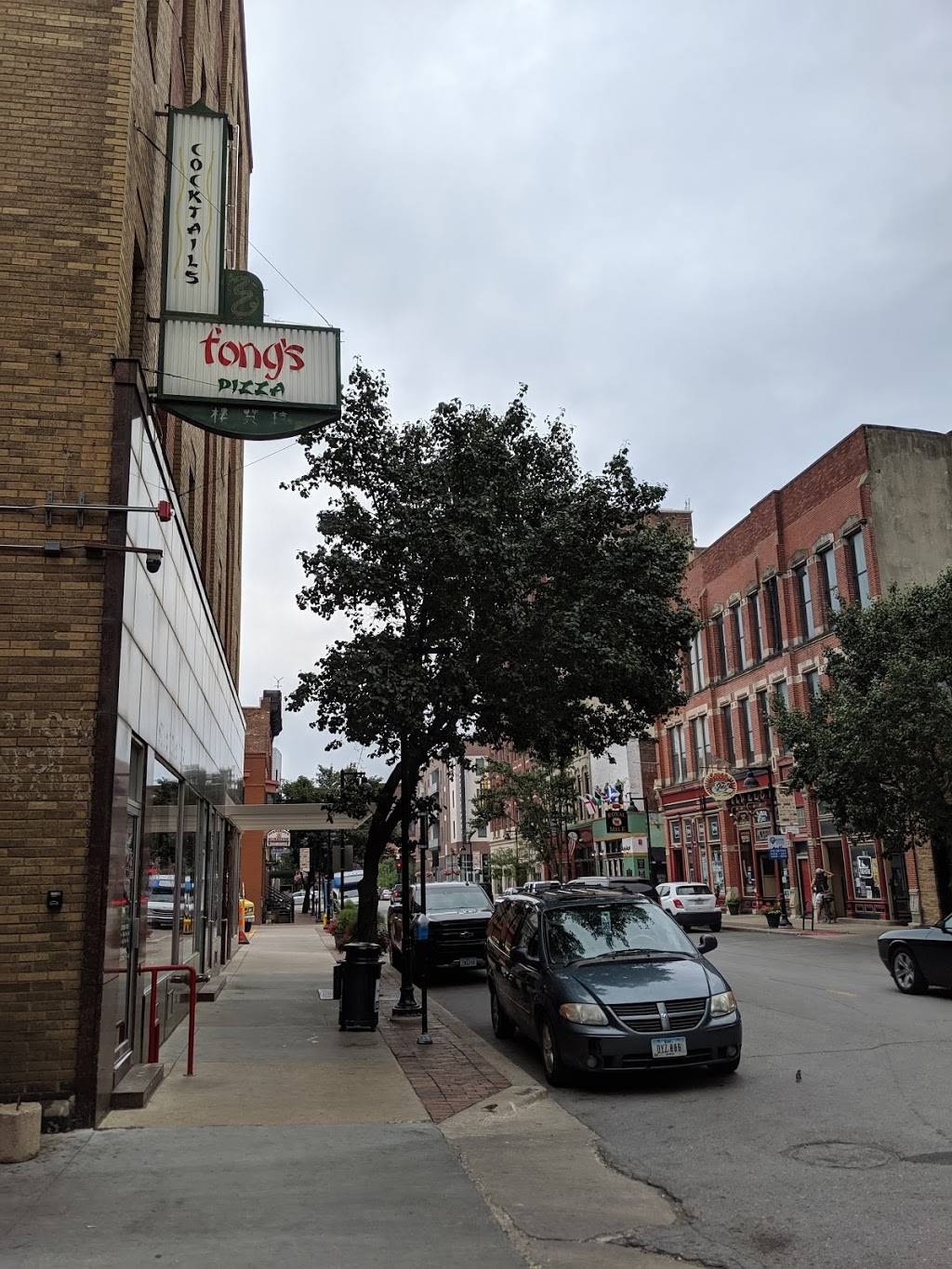 Fongs Pizza | meal delivery | 223 4th St, Des Moines, IA 50309, USA | 5153233333 OR +1 515-323-3333