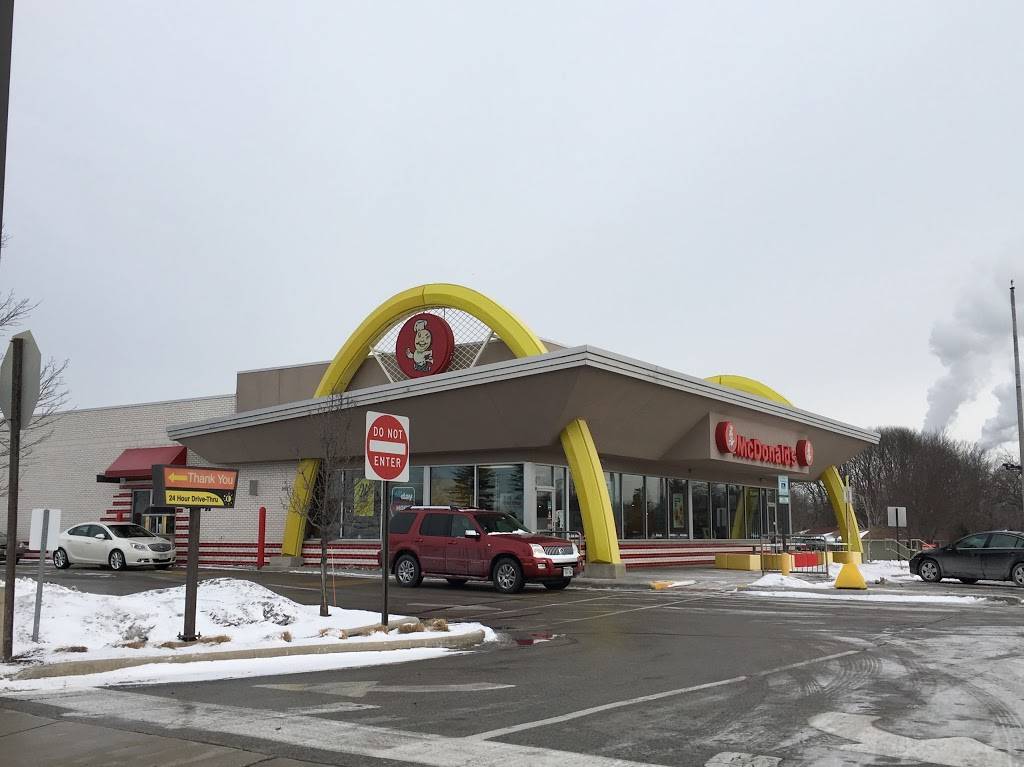 McDonalds | cafe | 2425 S Business Dr, Sheboygan, WI 53081, USA | 9204582021 OR +1 920-458-2021