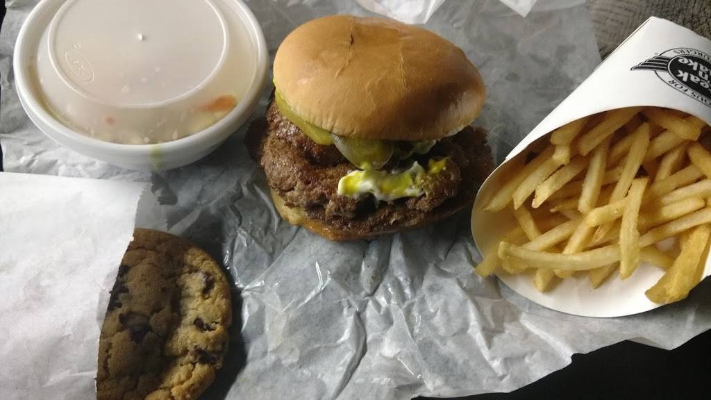 Steak n Shake | restaurant | 5901 University Dr, Huntsville, AL 35806, USA | 2564176751 OR +1 256-417-6751