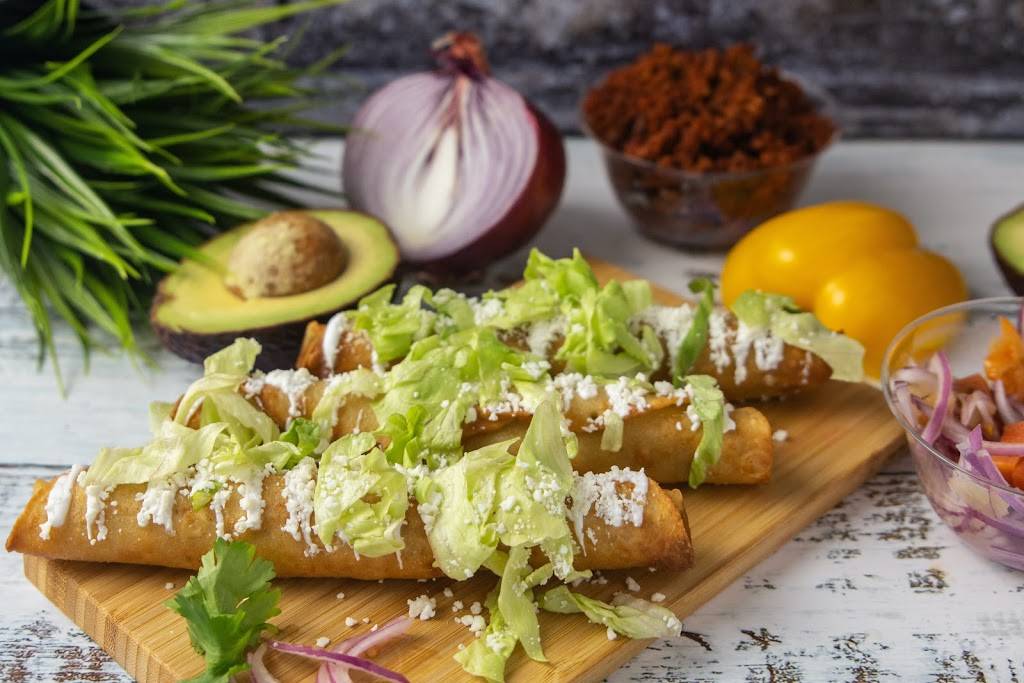 La Eskinna | restaurant | 1826 Saturn Blvd, Orlando, FL 32837, USA | 4075759156 OR +1 407-575-9156