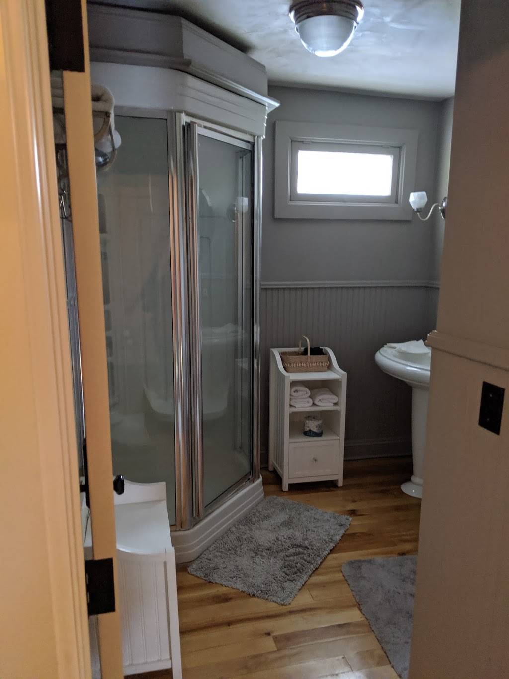 Hotel Washington Restaurant and Studio | restaurant | 354 Range Line Rd, Washington, WI 54246, USA | 9208473010 OR +1 920-847-3010