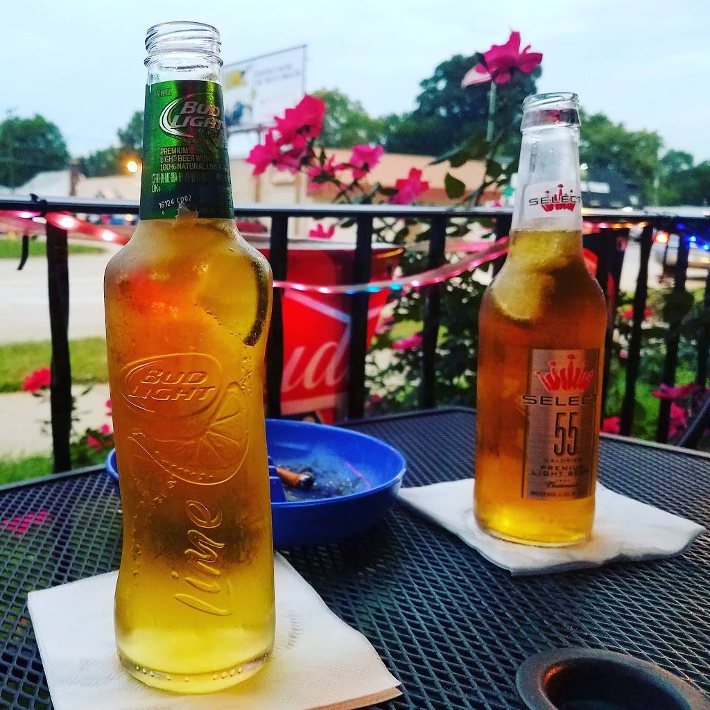 Celinas Bar & Grill | restaurant | 623 W Eleven Mile Rd, Madison Heights, MI 48071, USA | 2484396422 OR +1 248-439-6422