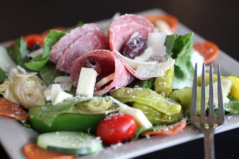 Brunos Restaurant and Tavern | restaurant | 33 Allen Ave, Portland, ME 04103, USA | 2078789511 OR +1 207-878-9511