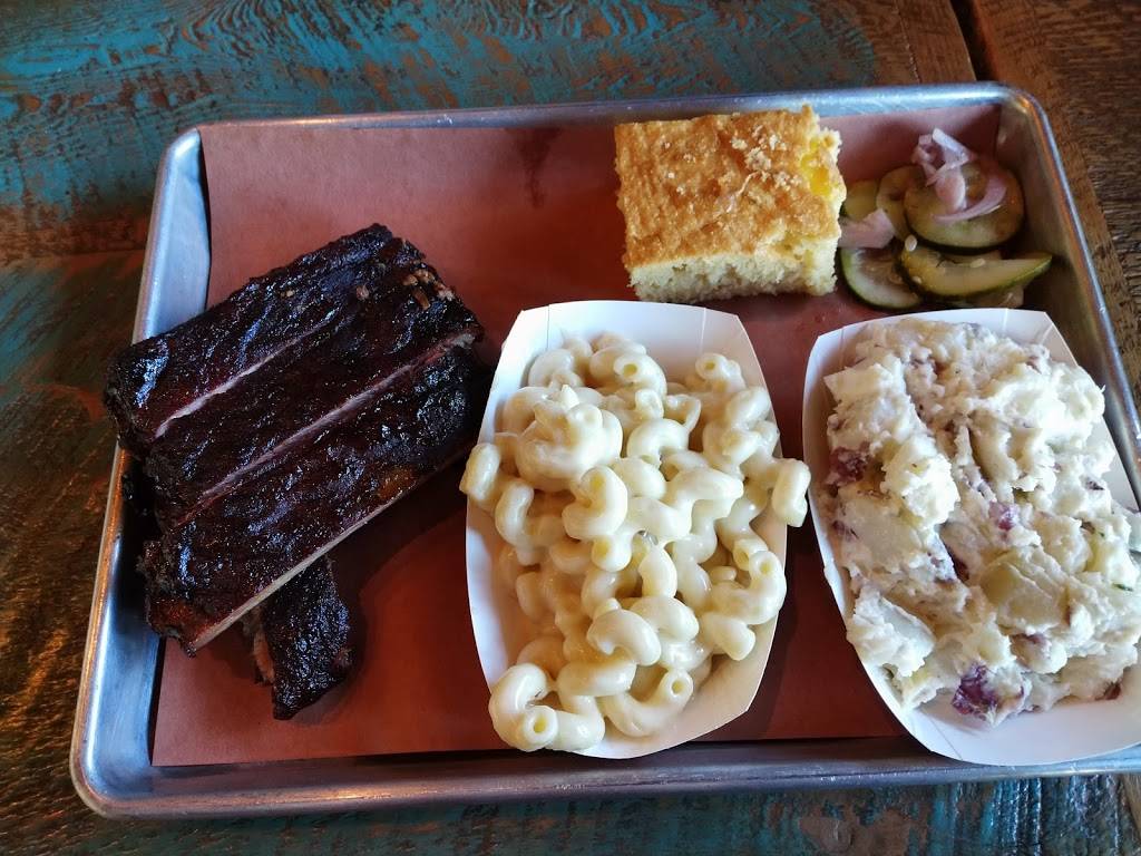 Big Pig Barbecue & Catering | restaurant | 108 Newbury St, Peabody, MA 01960, USA | 7817804191 OR +1 781-780-4191