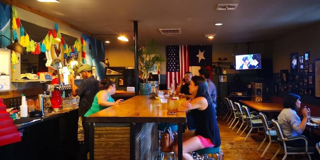 The Dakota East Side Ice House | restaurant | 433 S Hackberry, San Antonio, TX 78203, USA | 2103756009 OR +1 210-375-6009