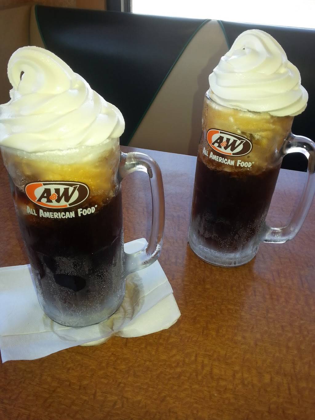 A&W Restaurant | restaurant | 133 Cypress St, Manistee, MI 49660, USA | 2317237010 OR +1 231-723-7010