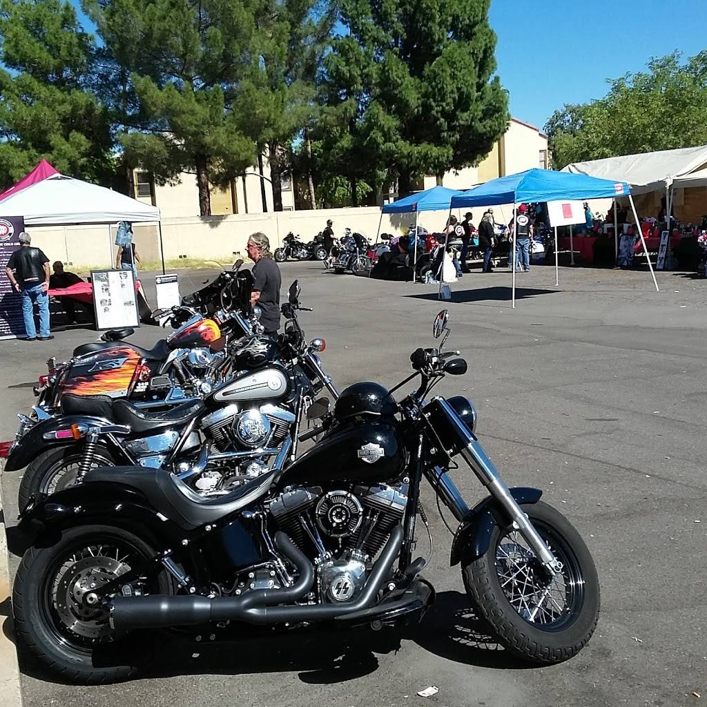 Steel Horse Saloon | restaurant | 1818 W Bell Rd, Phoenix, AZ 85023, USA | 6029428778 OR +1 602-942-8778