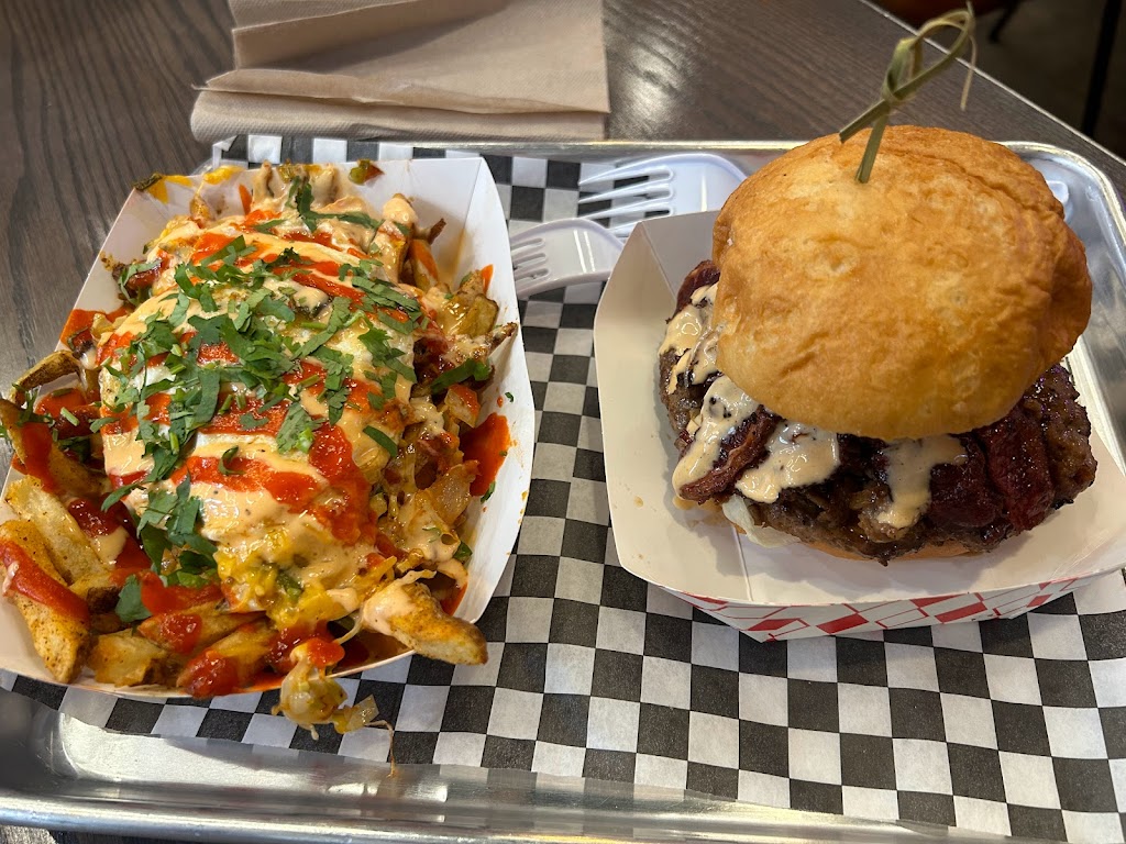 OMG! Burger | restaurant | 11901 Shadow Creek Pkwy, Pearland, TX 77584, USA | 2817411395 OR +1 281-741-1395