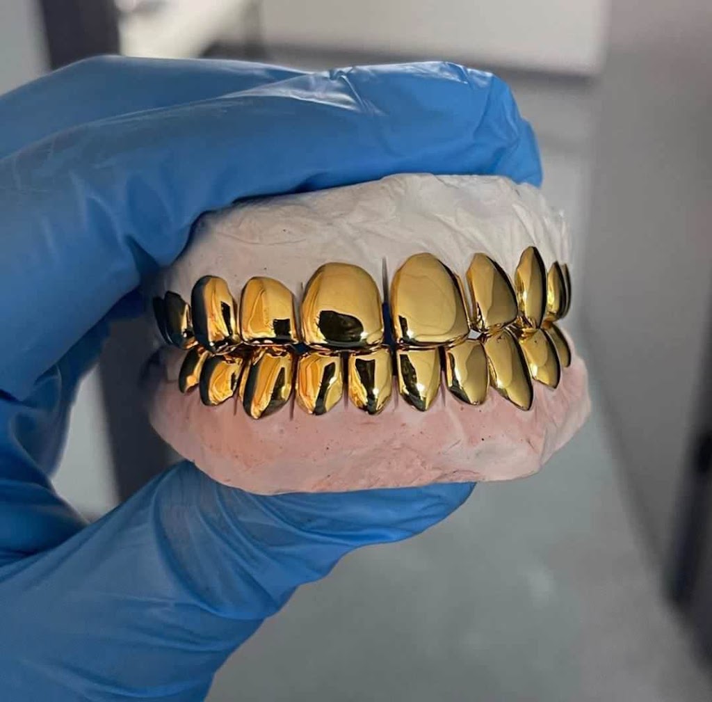 Gleefull Grillz LLC, Gold Grillz & Jewelry | restaurant | 2450 Springhill Rd #1, Tallahassee, FL 32305, USA | 9549808995 OR +1 954-980-8995
