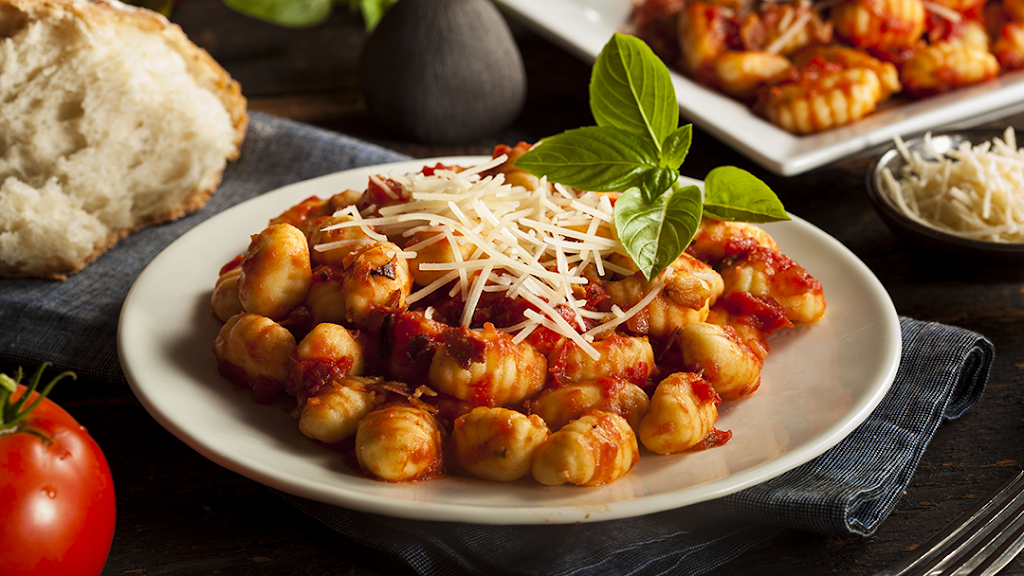 Malaras Italian Restaurant | restaurant | 2123 Pierce St, Omaha, NE 68108, USA | 4023468001 OR +1 402-346-8001