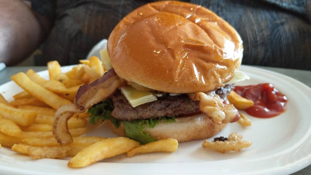 Friendlys | restaurant | 12814 Shank Farm Way, Hagerstown, MD 21742, USA | 3017339570 OR +1 301-733-9570