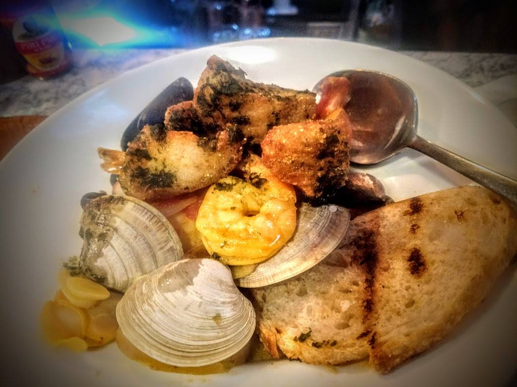 Epic Oyster | restaurant | 70 County Rd, North Falmouth, MA 02556, USA | 5085633742 OR +1 508-563-3742