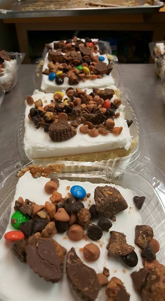 Douins Market & Diner | bakery | 150 Mercer Rd, New Sharon, ME 04955, USA | 2077784111 OR +1 207-778-4111