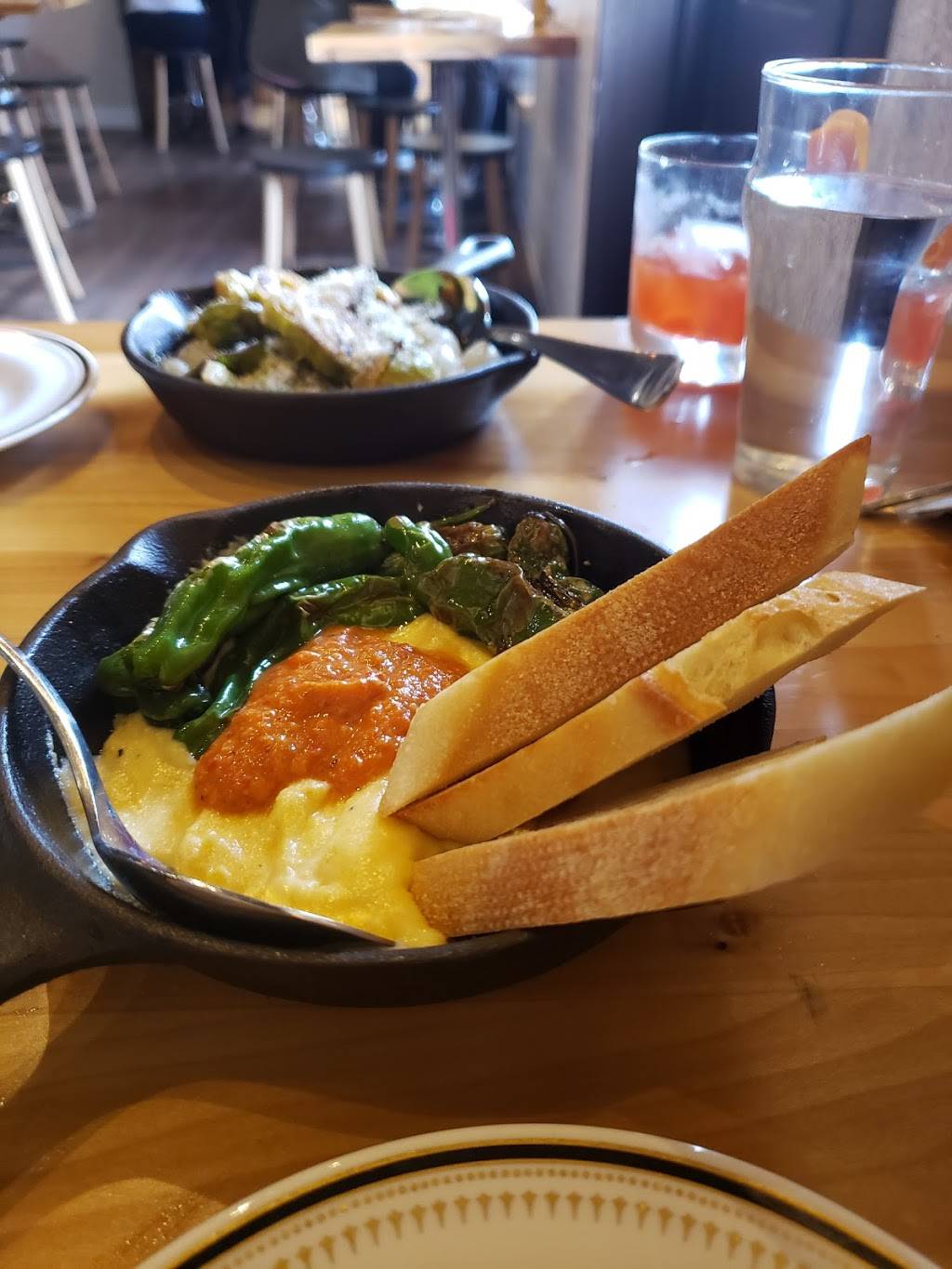 El Lugar | restaurant | 525 S 4th St, Columbus, OH 43206, USA | 6146707195 OR +1 614-670-7195