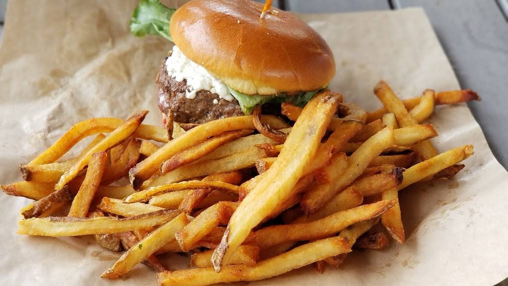 Moxie Burger | restaurant | 555 S Atlanta St, Roswell, GA 30075, USA | 6788784411 OR +1 678-878-4411