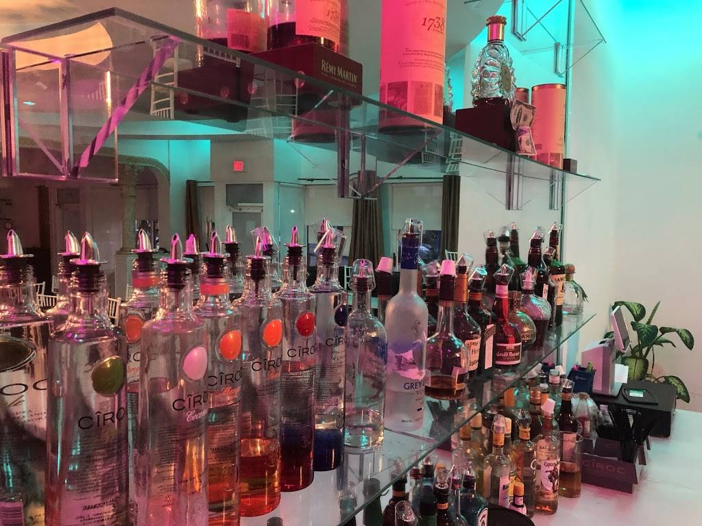 The Palace Hollywood | restaurant | 2029 Harrison St, Hollywood, FL 33020, USA | 9543429035 OR +1 954-342-9035